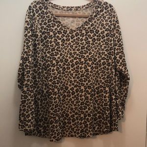 Animal print v neck long sleeve t-shirt.